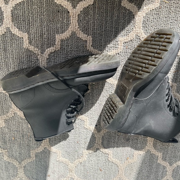 Black Matt Dr Martens size 8 women - Picture 4 of 7